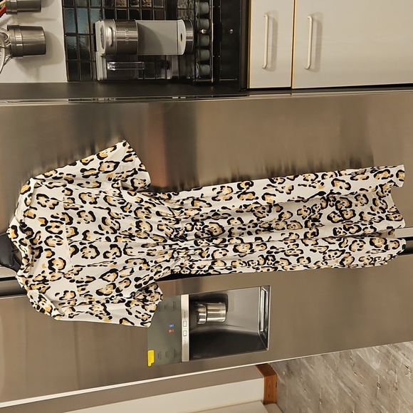 💕ST. JOHN💕 Printed Silk Dress ~ 100% Silk White Cheetah Print Large - Picture 5 of 10